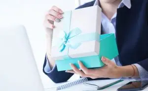 איך לבחור מתנה מוצלחת לעובדים או ללקוח?