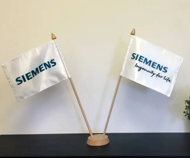 דגלים שולחניים