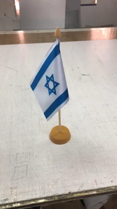 דגלים שולחניים