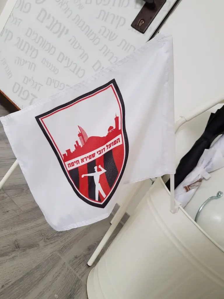 דגלים שולחניים